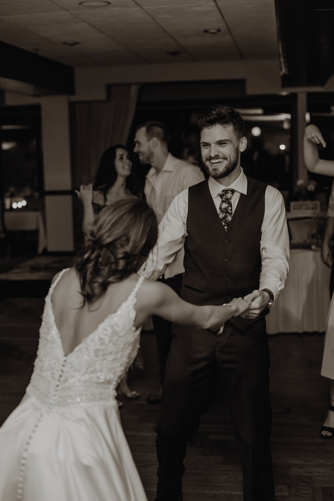 Black-and-white portrait of the bride and groom — One Idea Entertainment